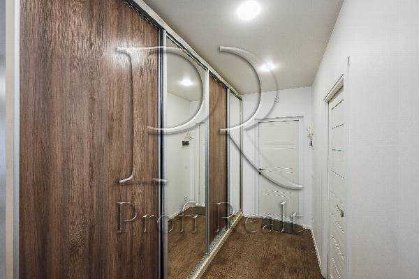 Продажа 2-комнатной квартиры 55 м², Стеценко ул., 75В