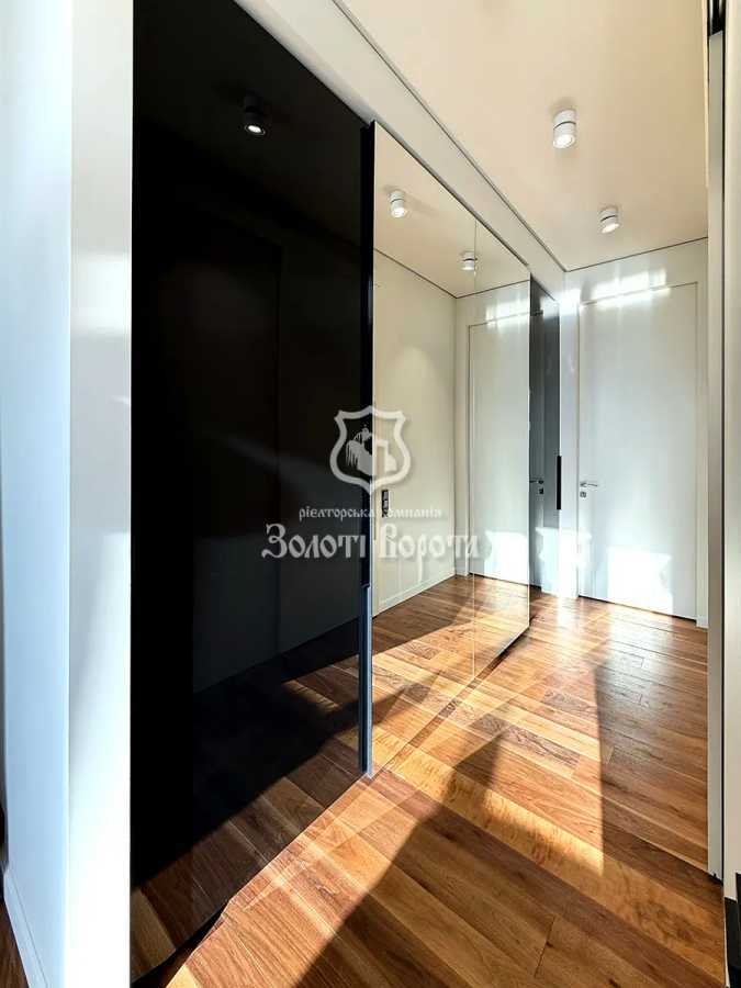 Аренда 2-комнатной квартиры 92 м², Джона Маккейна ул., 7