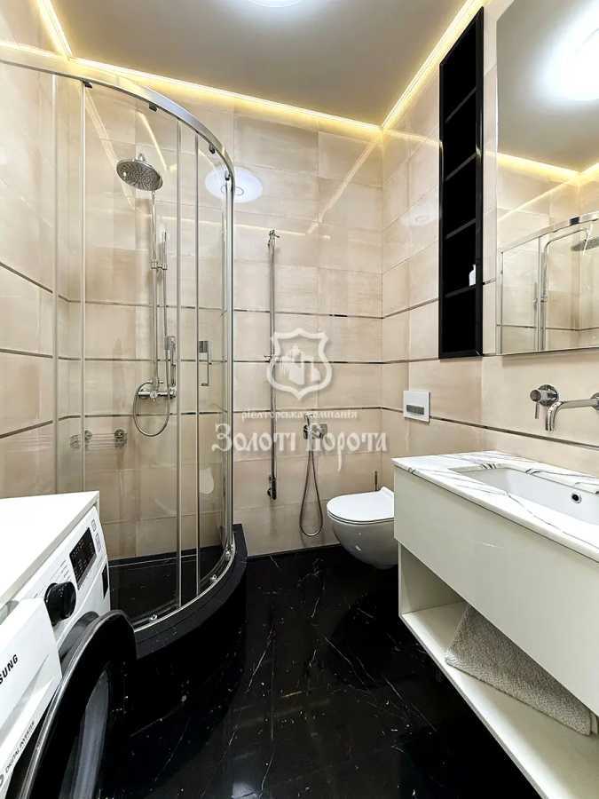 Аренда 2-комнатной квартиры 92 м², Джона Маккейна ул., 7