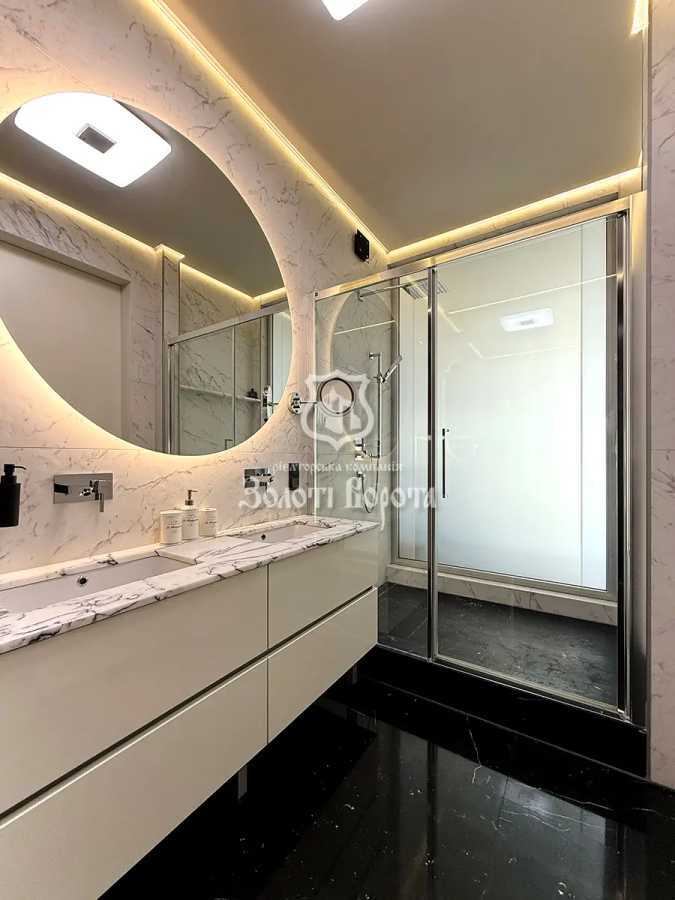 Аренда 2-комнатной квартиры 92 м², Джона Маккейна ул., 7