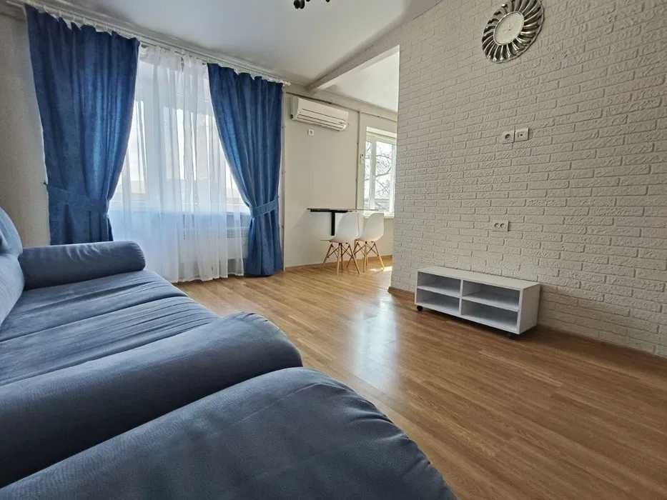 Оренда 2-кімнатної квартири 48 м², Олександра Поля просп., 72