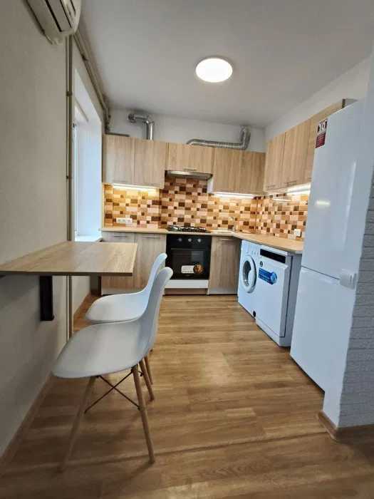Оренда 2-кімнатної квартири 48 м², Олександра Поля просп., 72