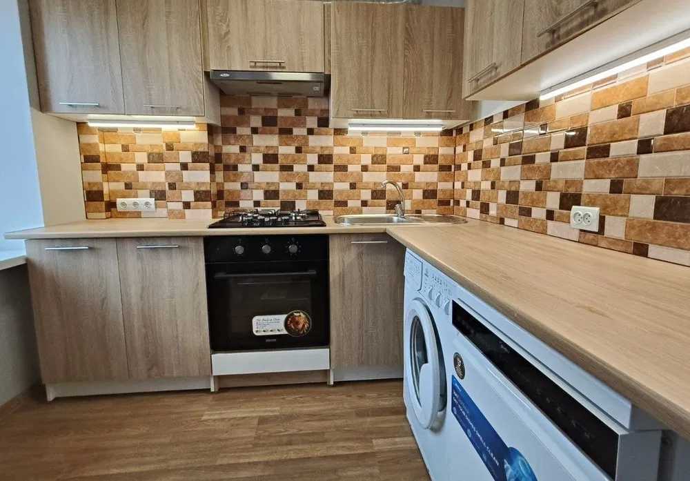 Оренда 2-кімнатної квартири 48 м², Олександра Поля просп., 72