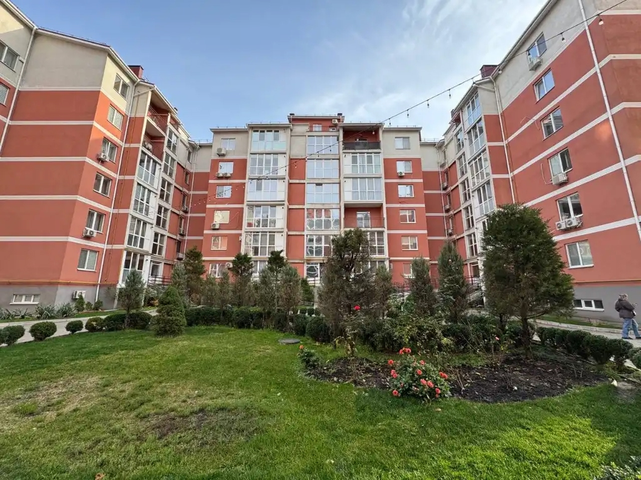 Продажа 4-комнатной квартиры 97 м², Кобзаря бул., 4