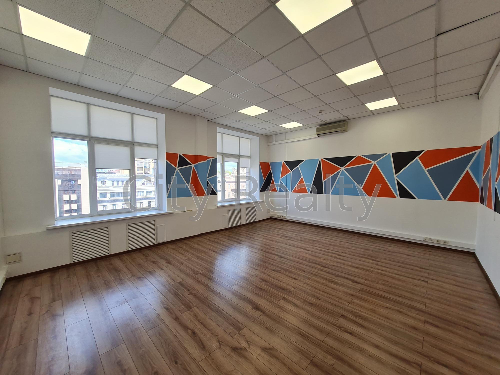 Аренда офиса 280.4 м², Крещатик ул., 7/11