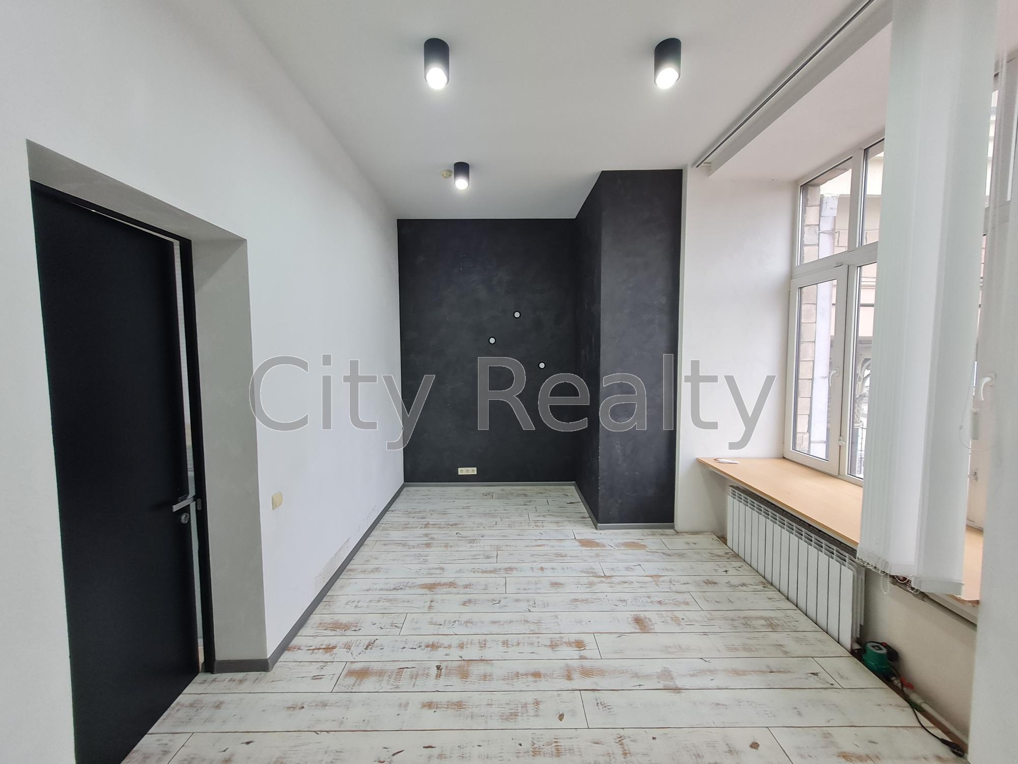 Аренда офиса 75.5 м², Крещатик ул., 7/11