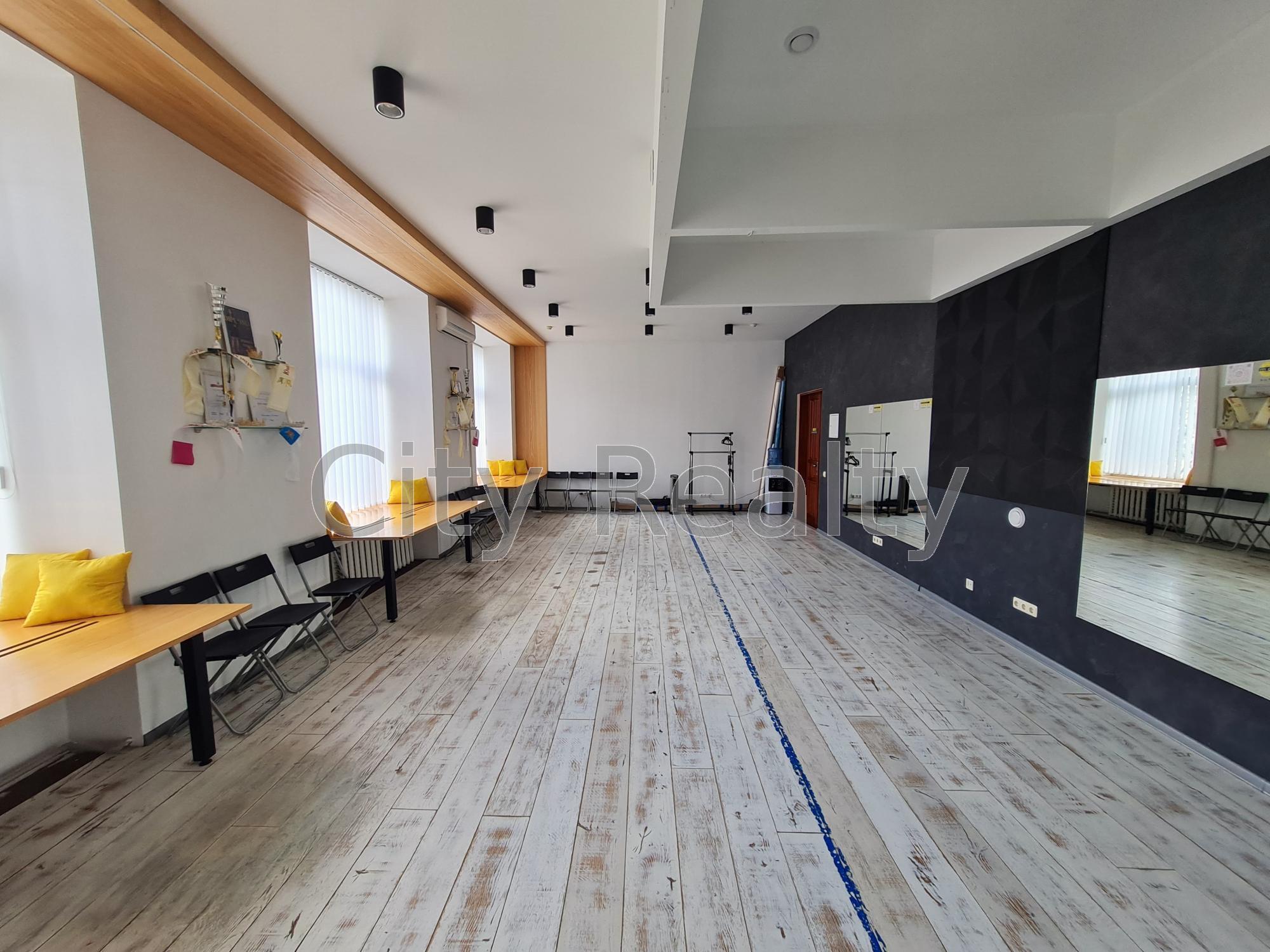 Аренда офиса 75.5 м², Крещатик ул., 7/11