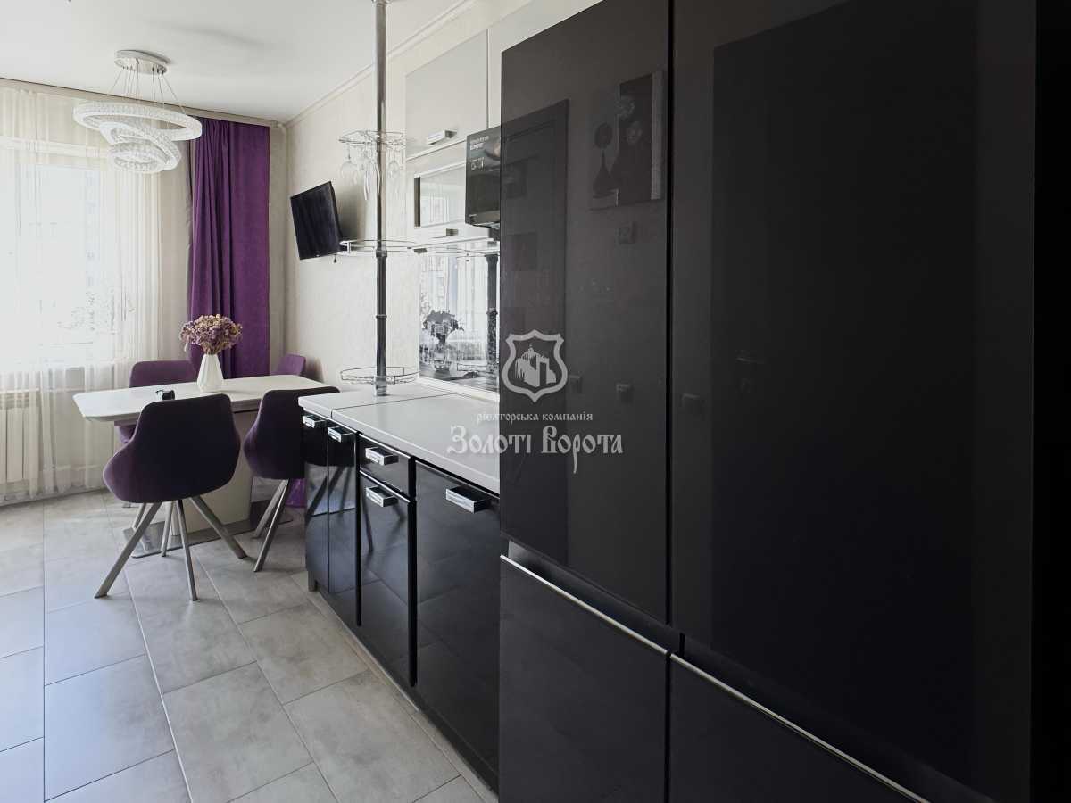 Продаж 3-кімнатної квартири 71.5 м², Чорних Запорожців, 68а