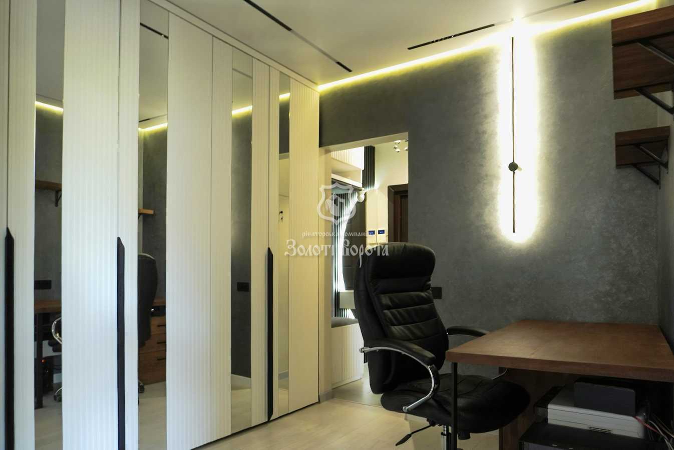 Продаж 3-кімнатної квартири 71.5 м², Чорних Запорожців, 68а