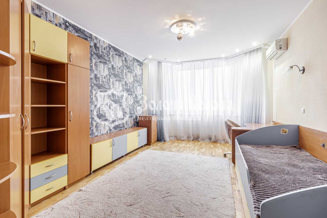 Продаж 4-кімнатної квартири 125 м², Маршала Малиновського вул., 4В