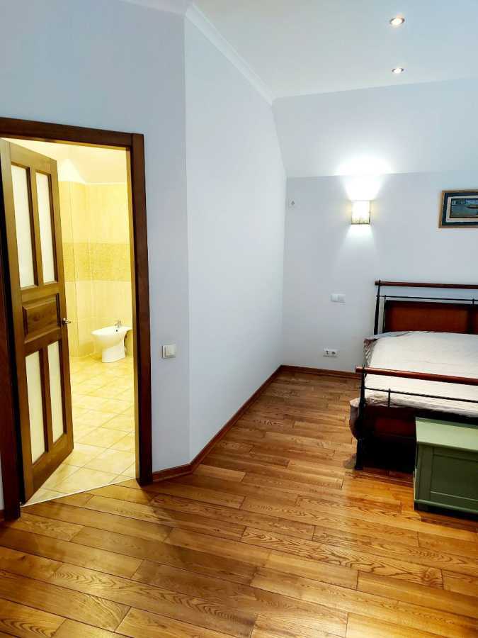 Продажа дома 263 м², 1 травня