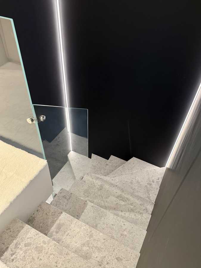 Продажа 5-комнатной квартиры 156 м², Днепровская наб., 18Б