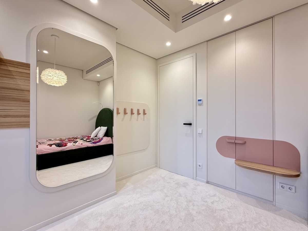 Продажа 5-комнатной квартиры 156 м², Днепровская наб., 18Б