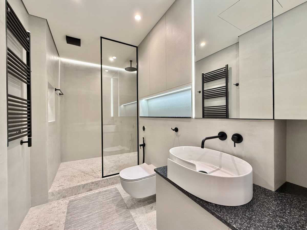 Продажа 5-комнатной квартиры 156 м², Днепровская наб., 18Б