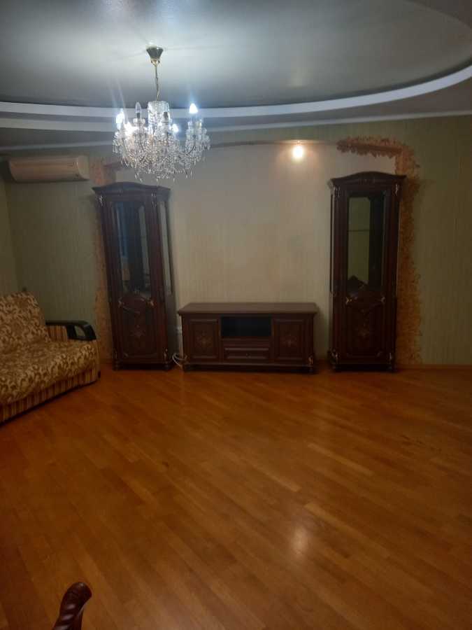 Аренда 2-комнатной квартиры 70 м², Верховного Совета бул., 14Б