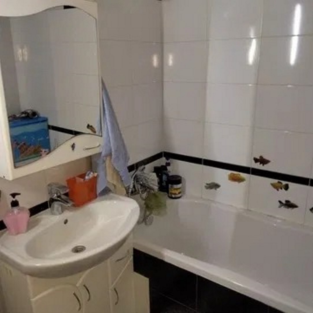 Продажа 3-комнатной квартиры 65 м², Казакевича ул.