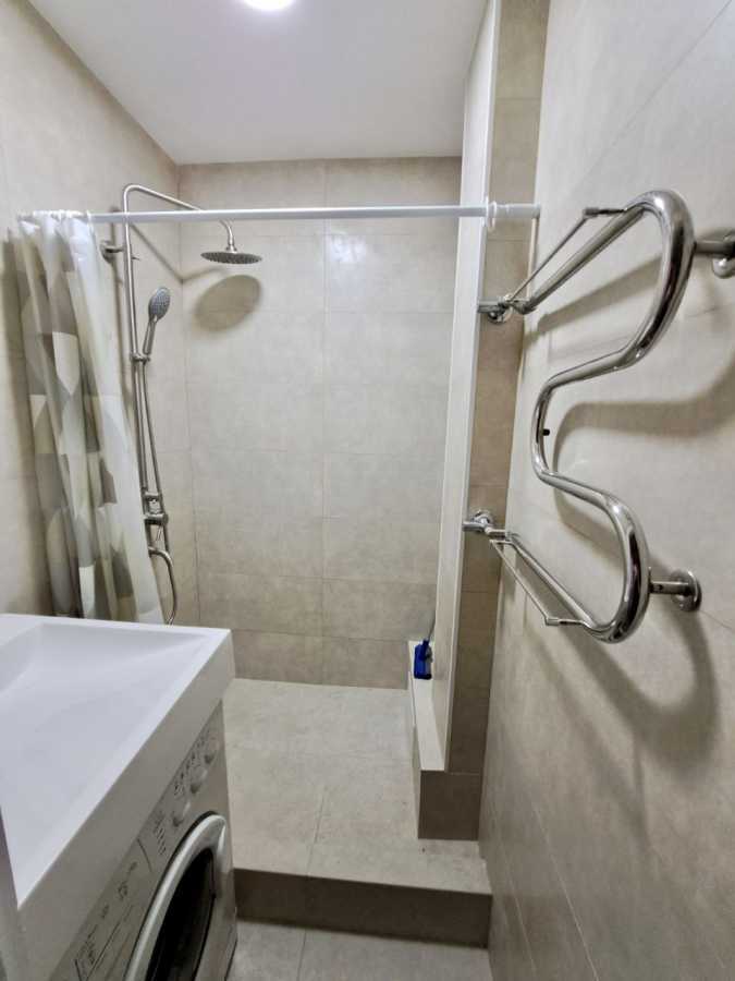 Продажа 2-комнатной квартиры 48 м², Соборности просп., 13