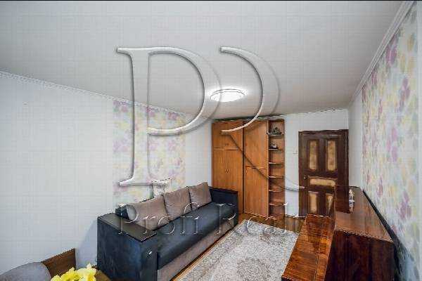 Продажа 3-комнатной квартиры 71 м², Голосеевский просп., 19