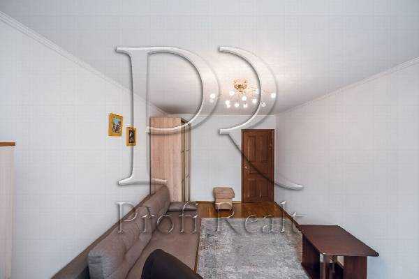 Продажа 3-комнатной квартиры 71 м², Голосеевский просп., 19