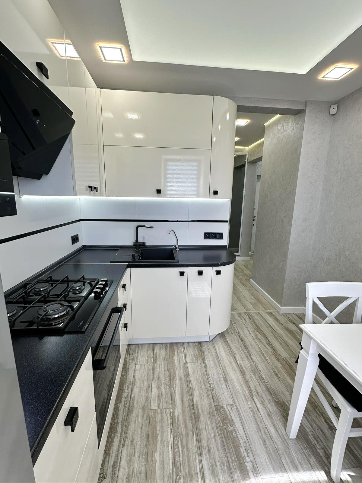 Продажа 2-комнатной квартиры 53 м², Крылова ул.