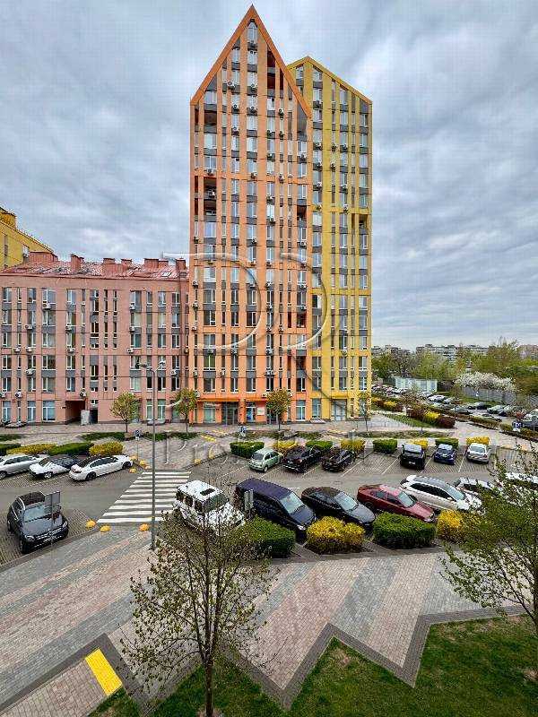 Продажа 1-комнатной квартиры 32 м², Юрия Липы ул., 6