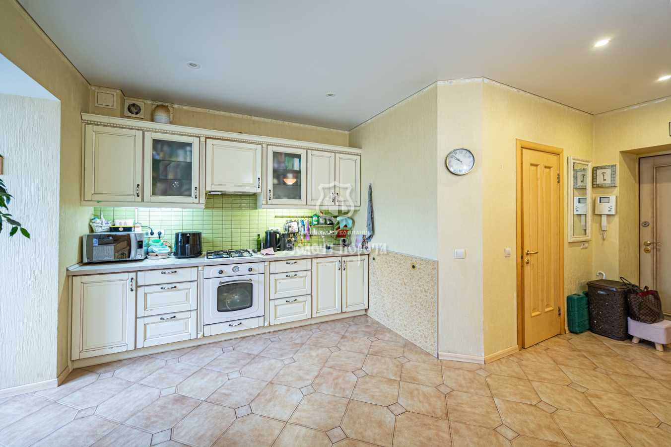 Продажа 2-комнатной квартиры 74.3 м², Погребняка ул., 14