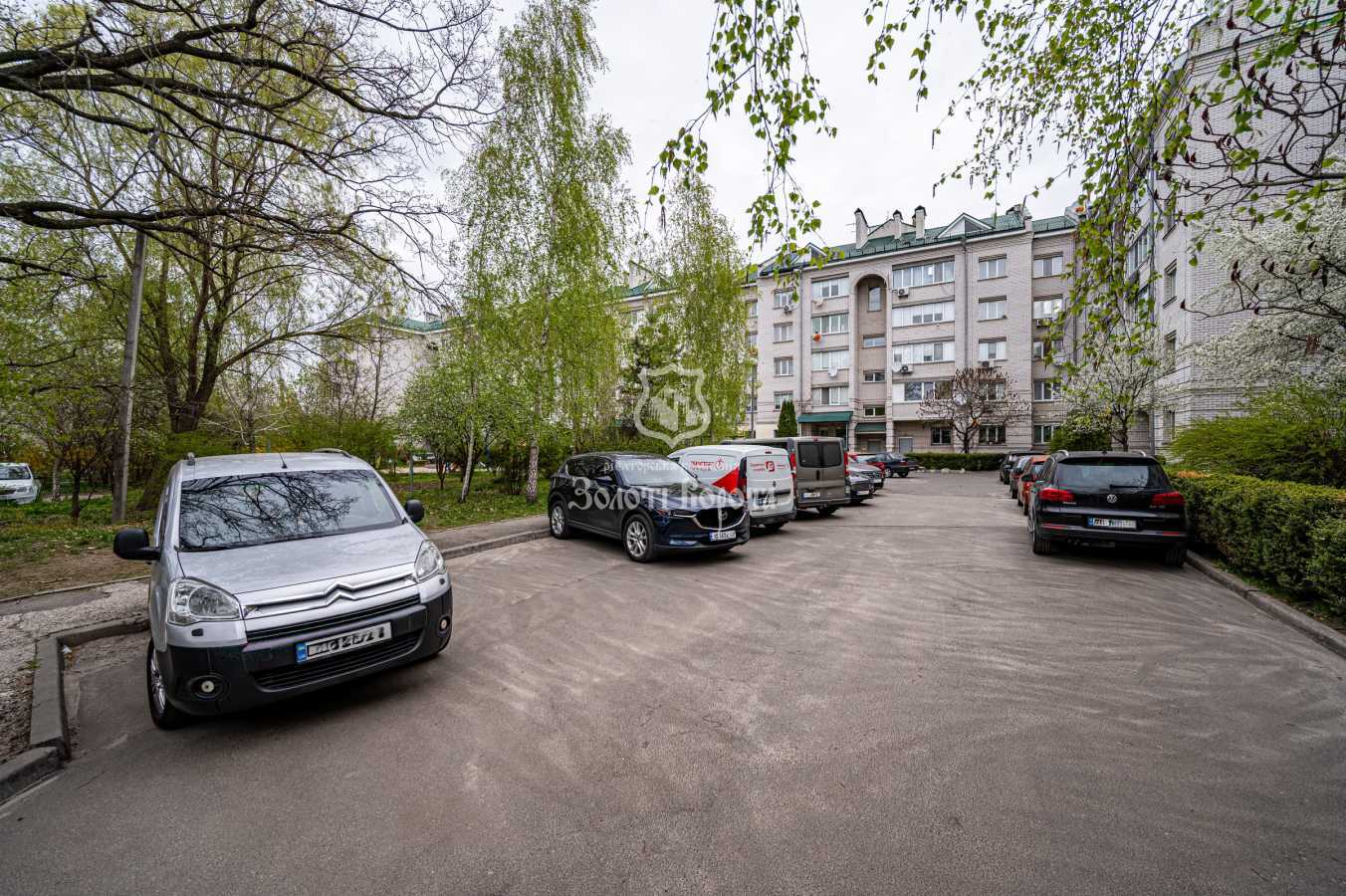 Продажа 2-комнатной квартиры 74.3 м², Погребняка ул., 14