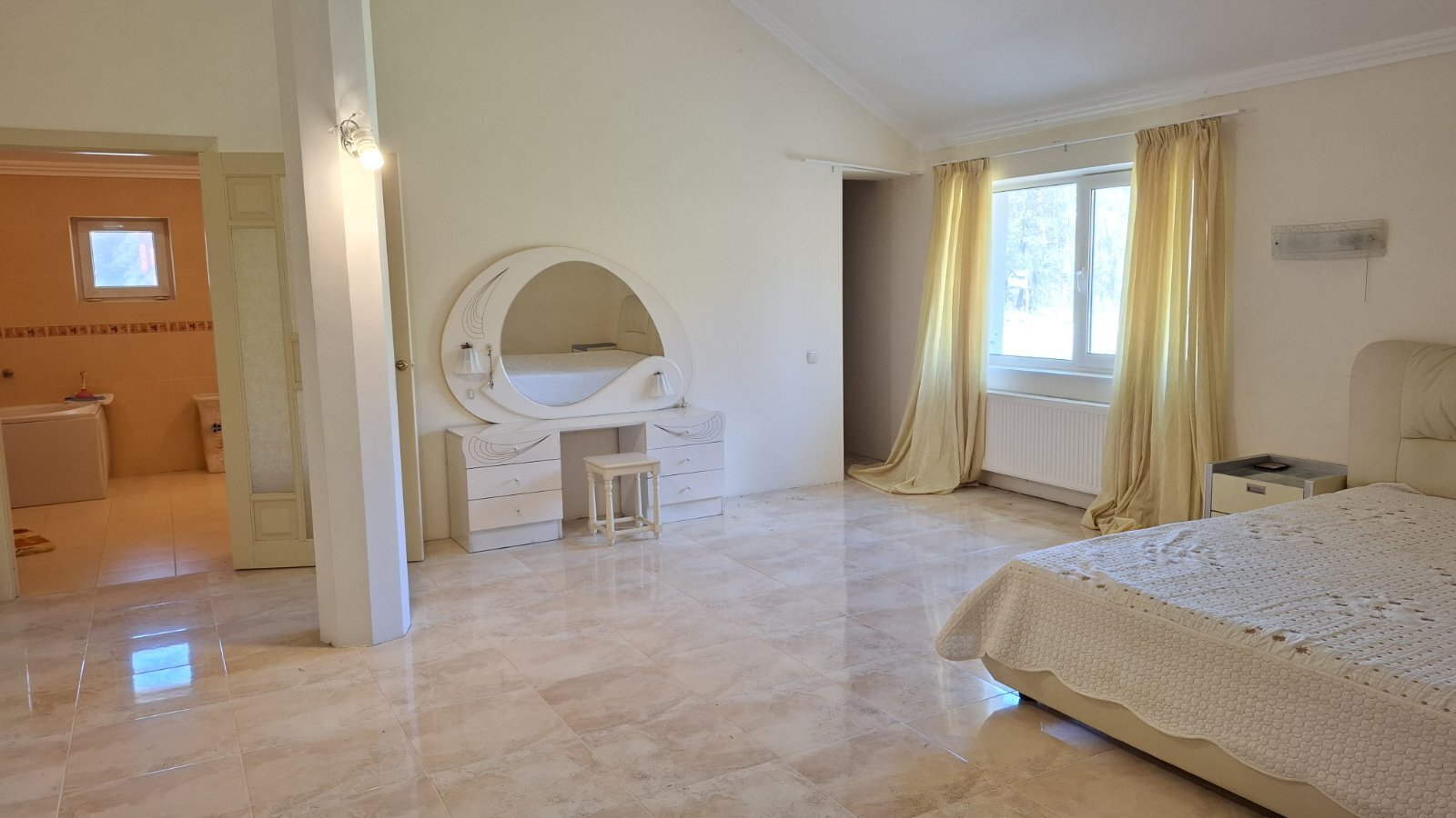 Продажа дома 250 м², вул.Озерна 21
