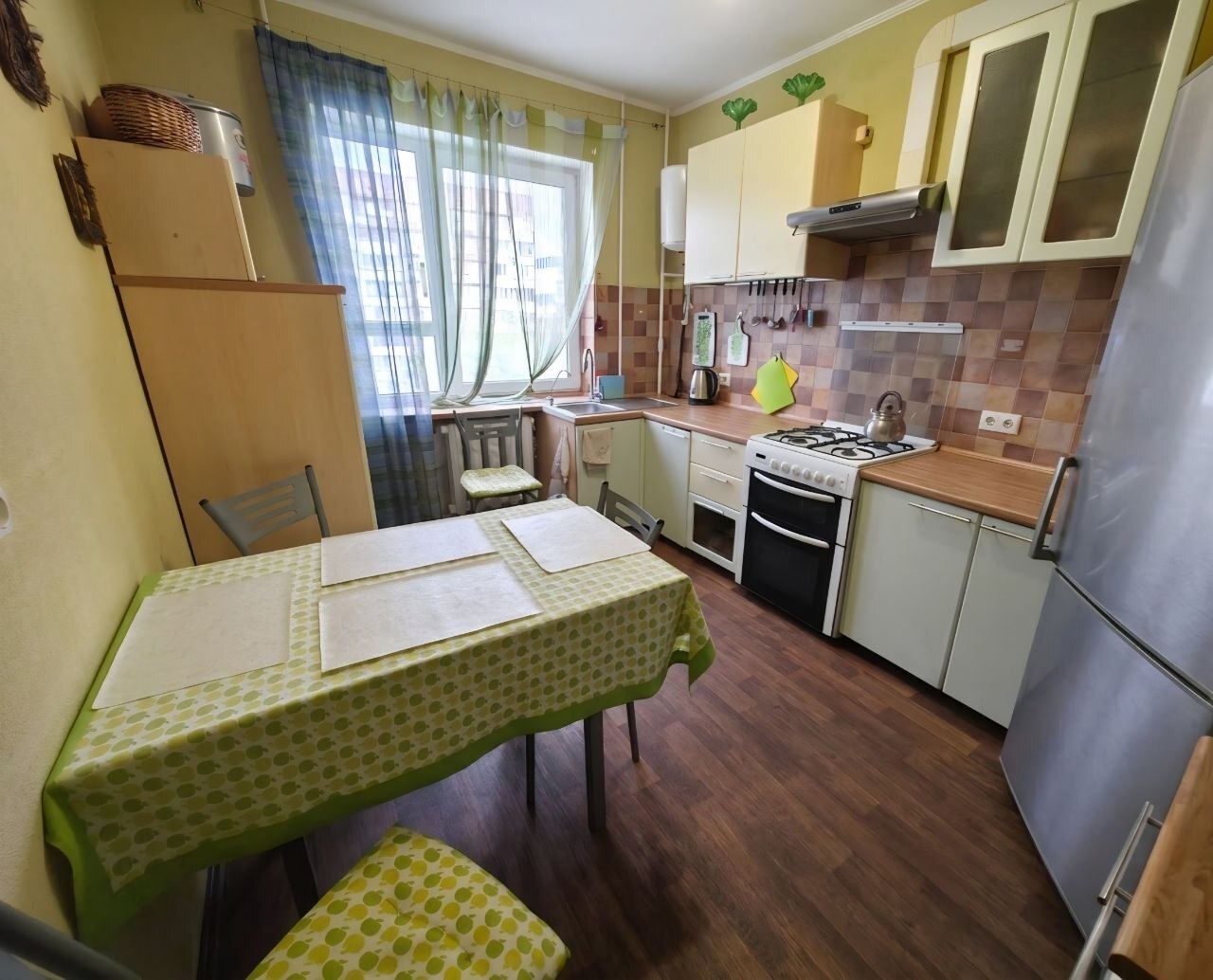 Продажа 3-комнатной квартиры 70 м², Новогодняя ул.