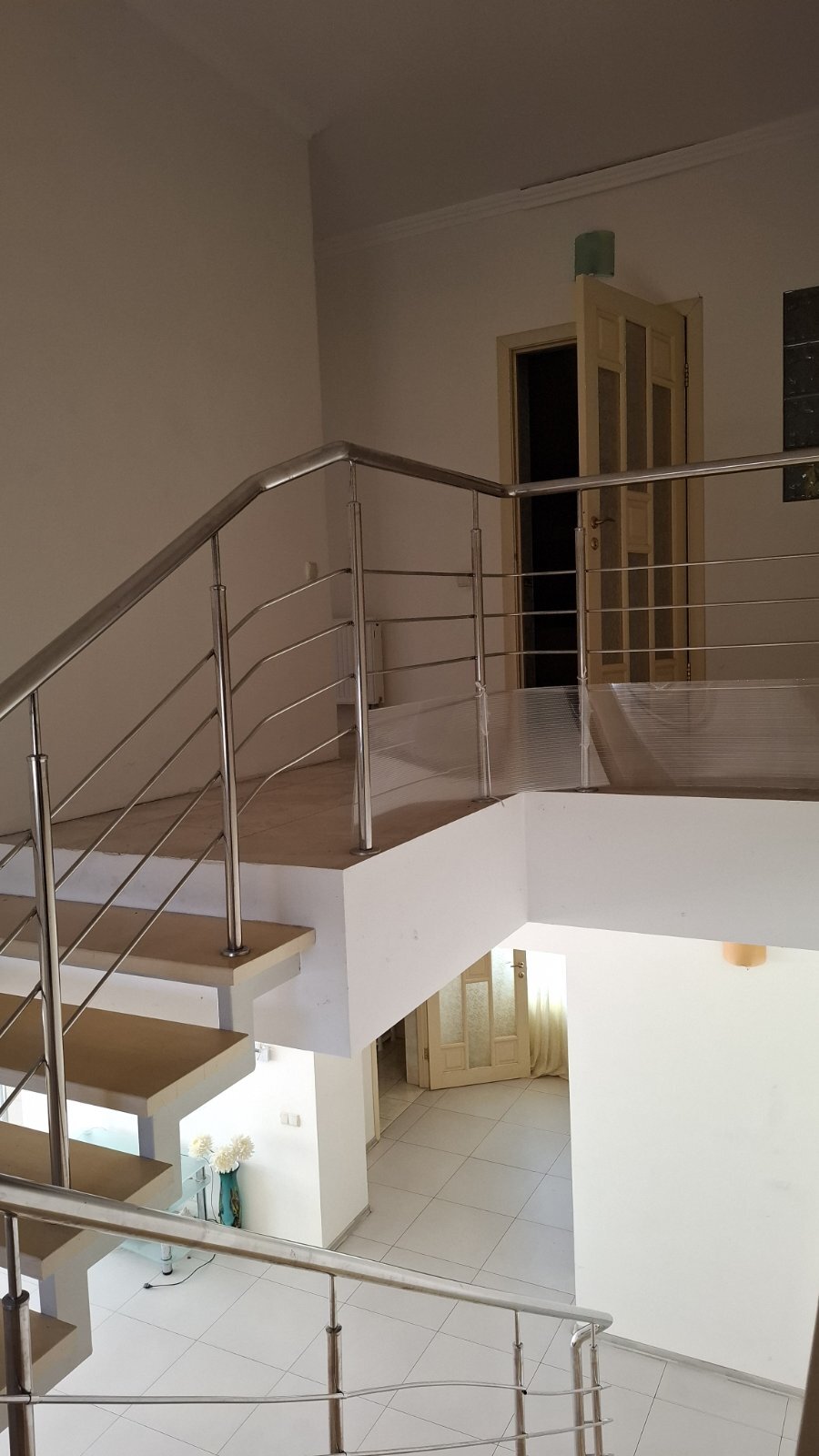 Продажа дома 250 м², вул.Озерна 21