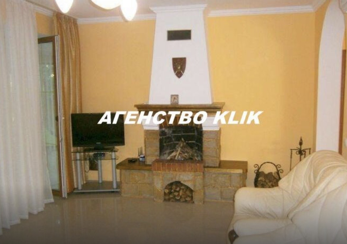 Оренда котеджу 220 м²