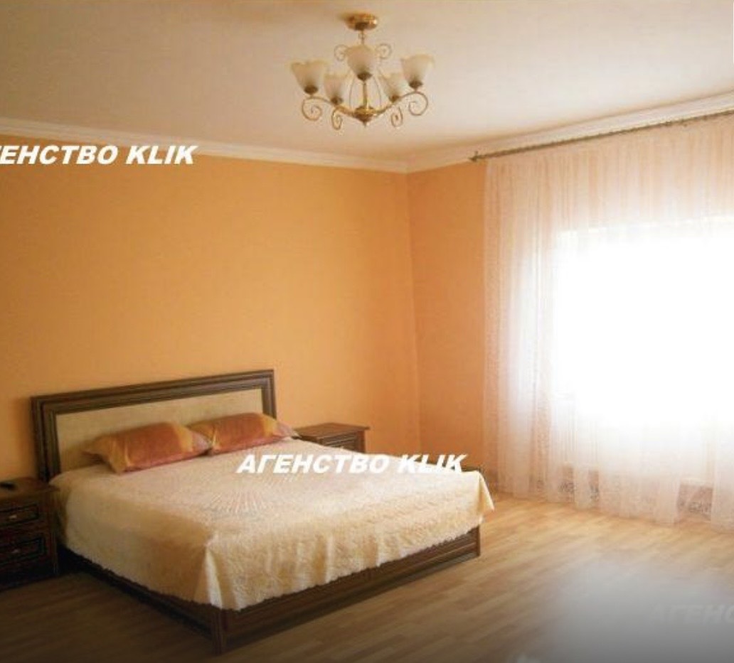 Оренда котеджу 220 м²