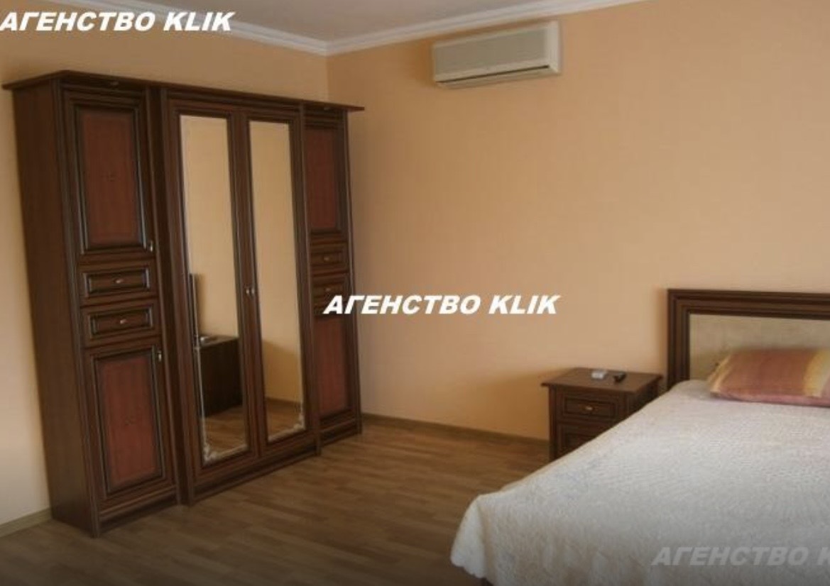 Оренда котеджу 220 м²