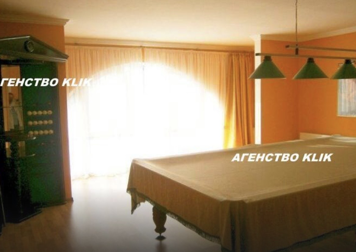 Оренда котеджу 220 м²