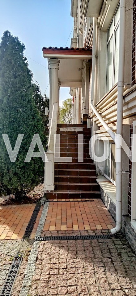 Продажа 3-комнатной квартиры 131.6 м², Григория Гуляницкого ул., 44/1