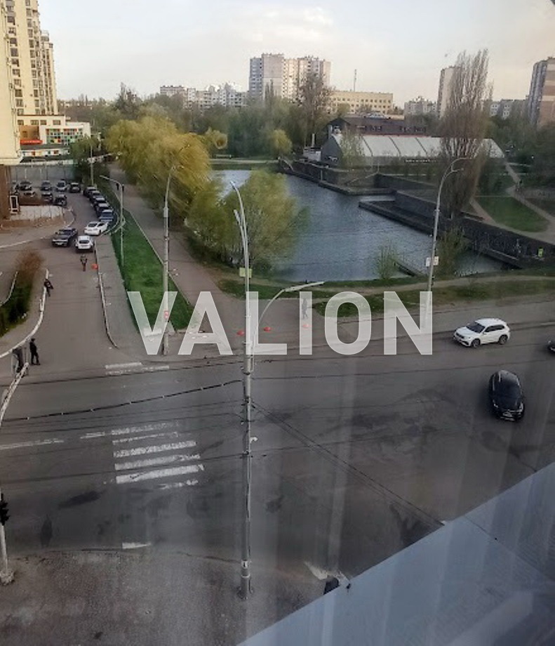 Продажа 3-комнатной квартиры 131.6 м², Григория Гуляницкого ул., 44/1