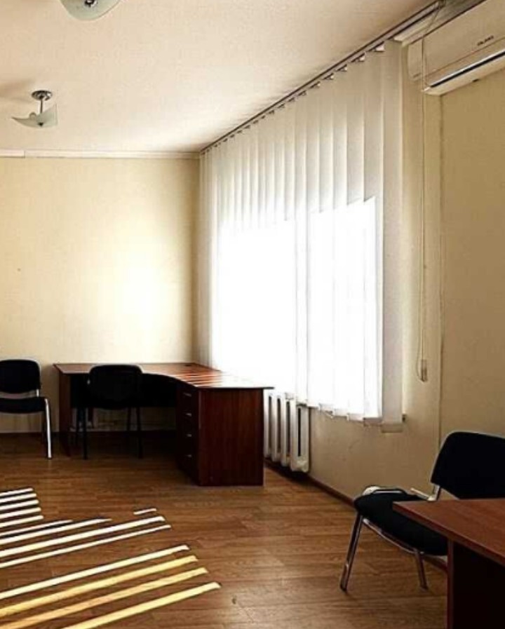 Аренда офиса 22 м², Амвросия Бучмы ул., 5