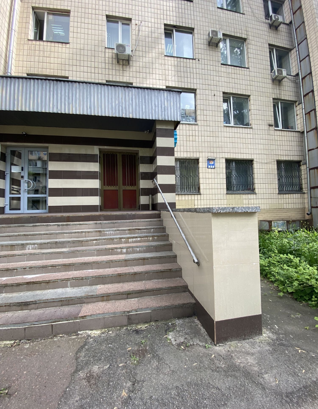 Аренда офиса 22 м², Амвросия Бучмы ул., 5