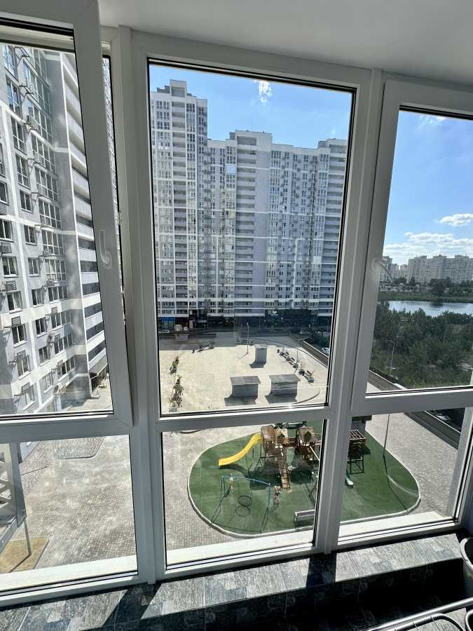 Аренда 1-комнатной квартиры 42 м², Ревуцкого ул., 40В