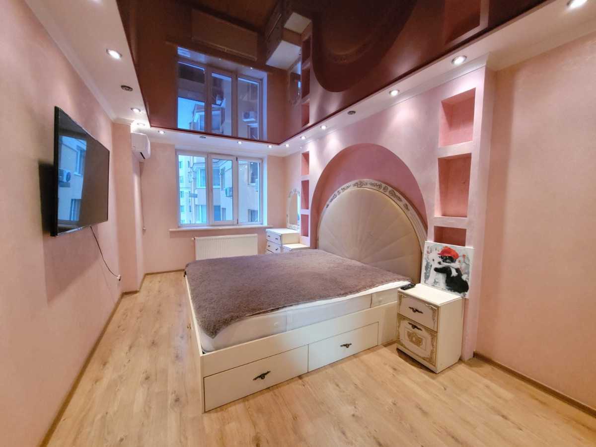 Продажа 2-комнатной квартиры 68 м², Леси Украинки ул.