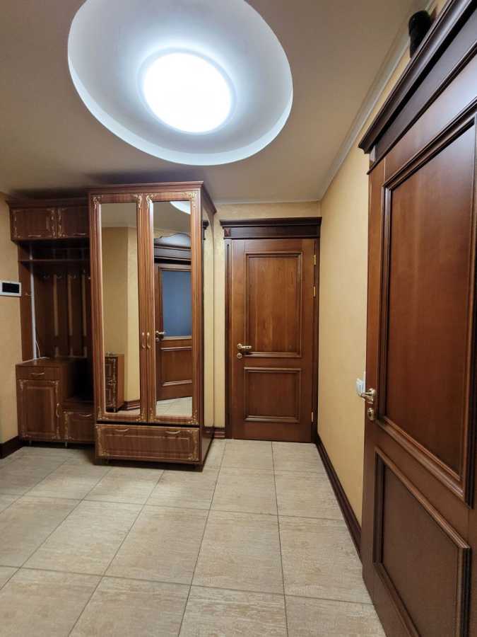 Продажа 2-комнатной квартиры 68 м², Леси Украинки ул.