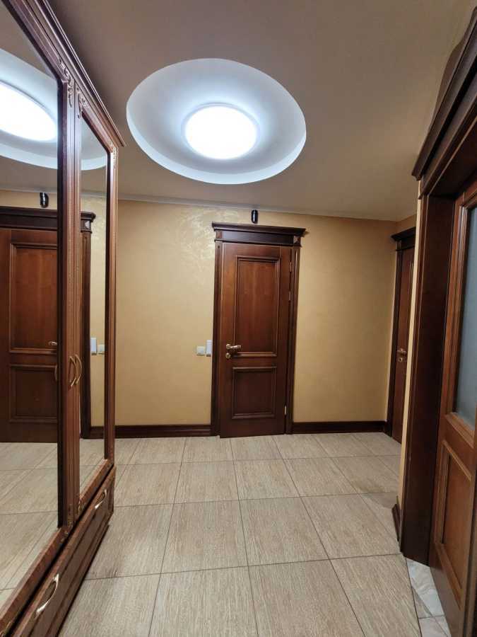 Продажа 2-комнатной квартиры 68 м², Леси Украинки ул.