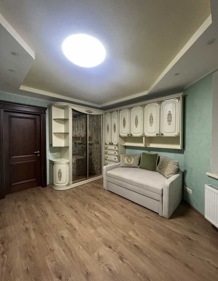 Продажа 2-комнатной квартиры 68 м², Леси Украинки ул.