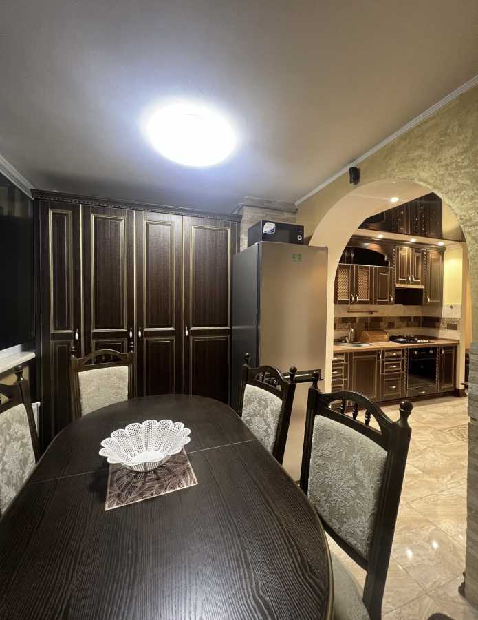 Продажа 2-комнатной квартиры 68 м², Леси Украинки ул.