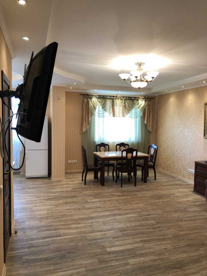 Аренда 3-комнатной квартиры 97 м², Генерала Наумова ул., 66