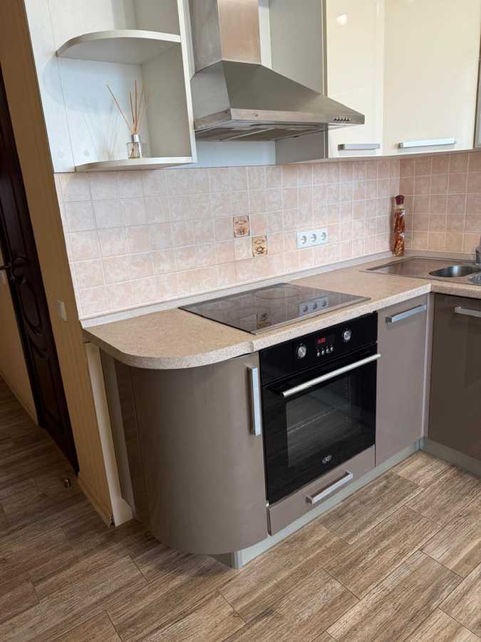 Аренда 3-комнатной квартиры 97 м², Генерала Наумова ул., 66