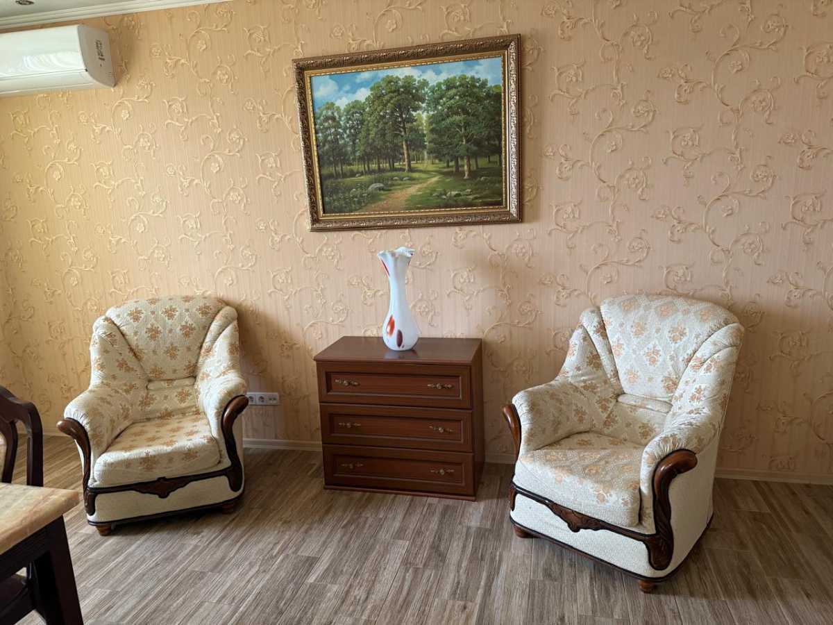 Аренда 3-комнатной квартиры 97 м², Генерала Наумова ул., 66