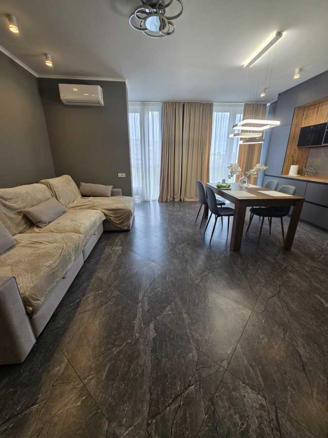 Оренда 3-кімнатної квартири 82.8 м², Шолуденка вул., 30