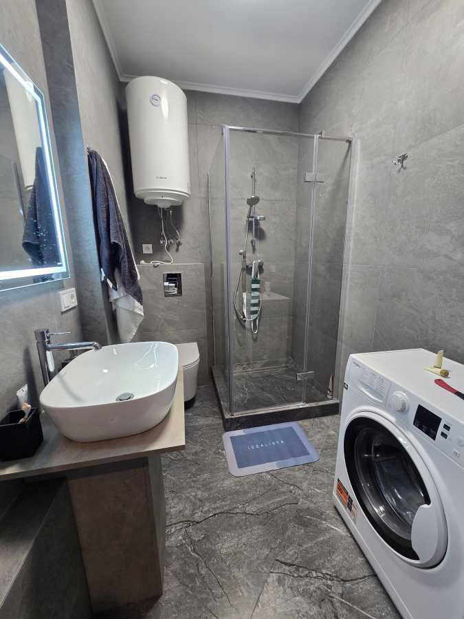 Оренда 3-кімнатної квартири 82.8 м², Шолуденка вул., 30