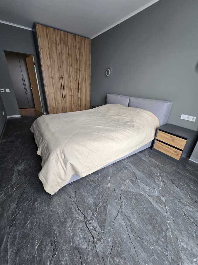 Оренда 3-кімнатної квартири 82.8 м², Шолуденка вул., 30